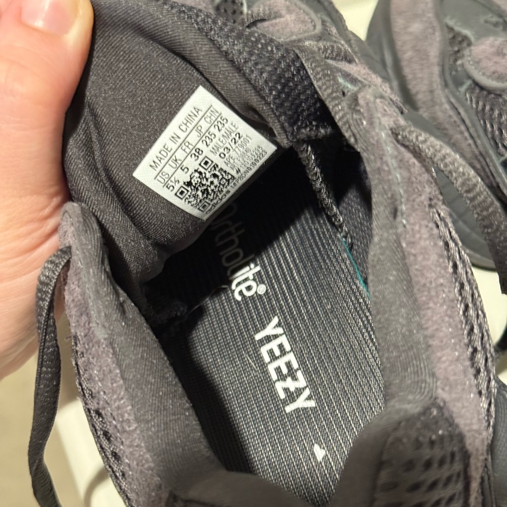 *SOLD* Adidas Yeezy 500 Utility Black F36640
Size 5.5M - Picture 3 of 6